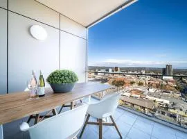 Divinity on Morphett - CBD Living with Skyline Views
