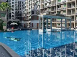 Arcadia Big 3-rooms Condo - Big TV, Home Cinema System, Pool, Sauna, Gym, Fast Internet, Washing mashine from SUPER HOST