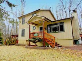 Viesnīca Tranquil Getaway in the Pocono Mountains pilsētā Thornhurst