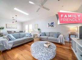 Azure on Anderson Family home, Ferienhaus in Henley Beach South