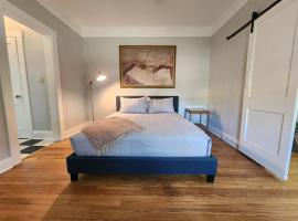 Cozy Vintage Bungalow @Mills50 District, bungalow in Orlando