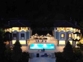 Villa Megara; Havuzlu, Denize Yakın İzole Bir Alan, hotel with parking in Kandıra
