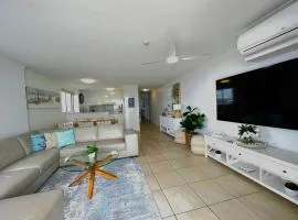 Beach Front Ocean View 3 Bedroom Apartment in Maroochydore