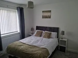 5 bedroom house - Cheshire Oaks