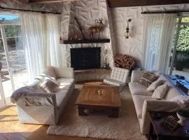 Casa Campos do Jordão, bairro Capivari, Wi-Fi, churrasqueira e forno de pizza, totalmente equipada