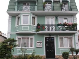 Hotel Elegant Garden, khách sạn 3 sao ở Batumi