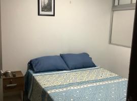 Cómoda habitación con baño privado, hotel in Sabaneta