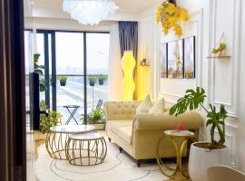 Hue Charm Apartment with Pool and Gym, four-star hotel in Thôn Văn Dương