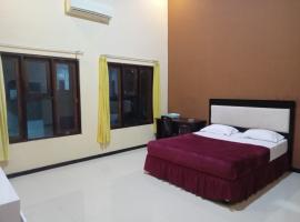 Ijen Transito 2 homestay, vacation rental in Ketapang