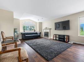 Luxury 6 Bedroom House in Pitt Meadows, hotel di Pitt Meadows