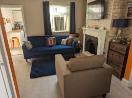 Fantastic location to City, holiday home in Clooney Park