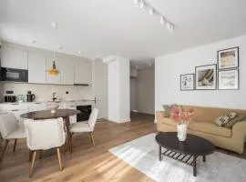 Metro Kabaty Elegant Apartment by BookingHost