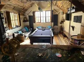 Coed Y Ddraig - themed 3 bedroom cottage, with bar & pool table