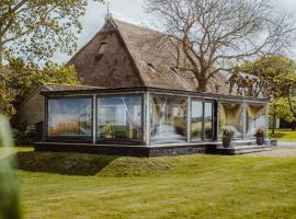 Tiny Farm House met hot tub., cabaña o casa de campo en Menaldum