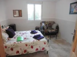 Lovely 1 bedroom attached apartment with kitchen but private