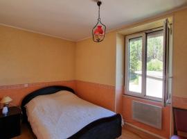 Appartement silencieux avec une belle vue ., hotel em Morez