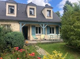 Maison Avec dépendance face à la Forêt, hotel in Bois-le-Roi