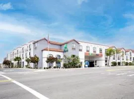 Holiday Inn Express Hotel & Suites Hermosa Beach, an IHG Hotel