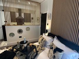 Boutique Nights Willow, serviced apartment in Eastbourne