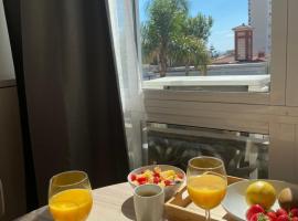 Studio La Carihuela, hotell i Torremolinos