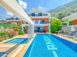 Villa Alya, spacious 4 bed villa with private pool