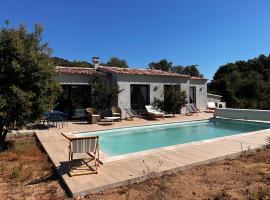 Villa Ena, hotel with parking in Figari