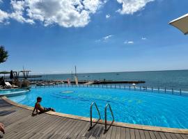 Home Sweet Home Black Sea View, serviced apartment in Balchik