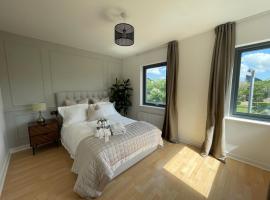 Quiet Luxe Home with GYM and Free Parking, family hotel in Thamesmead