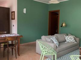 Casa vacanze 365 - verde, готель у місті Торторето-Лідо