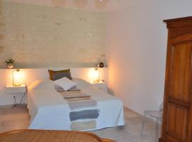 Chambre Gargantua Le dolmen, B&B di Thizay