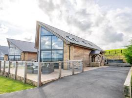 Pendle View by Valley View Lodges, cottage in Longridge