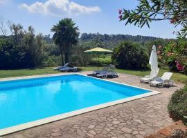 Podere Il Cerrone app Romilda con piscina, Hotel in Fauglia