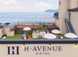 Geoje Mongdol Beach H Avenue Hotel, хотел в Кодже