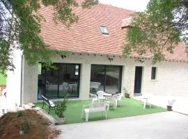 GITE DE 6 A 14 PERSONNES Chez Léontine