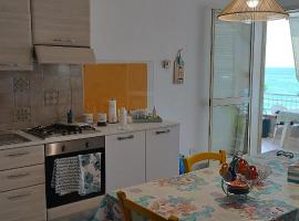 Casa fronte mare, hotel en Roccalumera