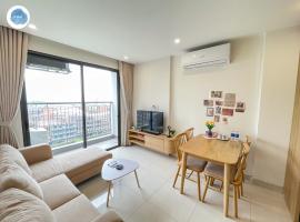 It Dust Homestay 2 - The Wooden Apartment, παραλιακή κατοικία στο Ανόι