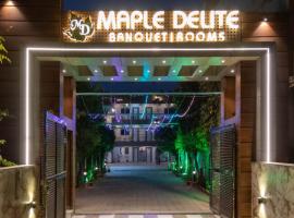 Maple Delite, hotel s parkiralištem u gradu 'Lucknow'