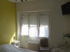 Chambre meublée au cœur de ville - chez l'habitant