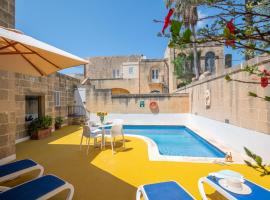 Dar ta' Mansi Farmhouse with Private Pool, cheap hotel in Għarb