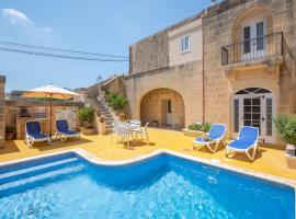 Dar ta' Betta Farmhouse with private pool, lodging in Għarb
