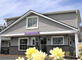 Hometowne Inn & Suites, motel ở Scottsburg
