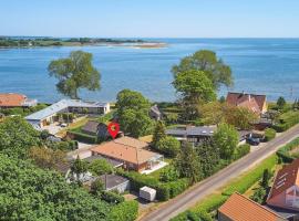 Beautiful Home In Juelsminde With House Sea View, feriebolig i Juelsminde