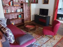 Ferienwohnung Vogl mit Klimaanlage und Kaminofen, apartment in Viechtach