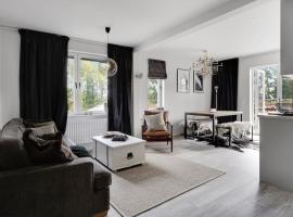 Mysig lägenhet med bastu 5 minuter från Järvsöbacken, hotel v destinaci Järvsö