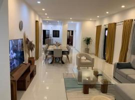 Villa moderne securisee 24H sur 7J, Villa in Ambohibao