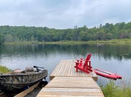 Four Season Waterfront Muskoka Retreat, hotel v mestu Bracebridge