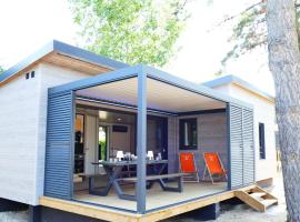Escales Voyages Cottage des Dunes - Chalet de 49m2 climatisé - 6 personnes, hotel v destinaci Jullouville-les-Pins