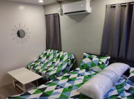 5 to 10Pax accommodation - Unit 1, nhà khách ở Pasong Mannga