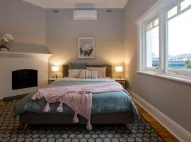 Eaton Cottage - Charming Hideaway Near Cafés & CBD