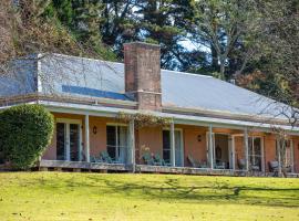 Good Dog Hill Homestead, country house in Bellawongarah